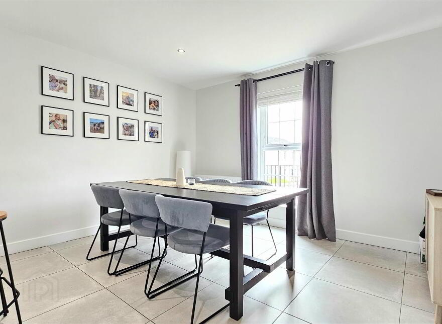 25 Bashford Park Hill, Carrickfergus, BT38 9FG