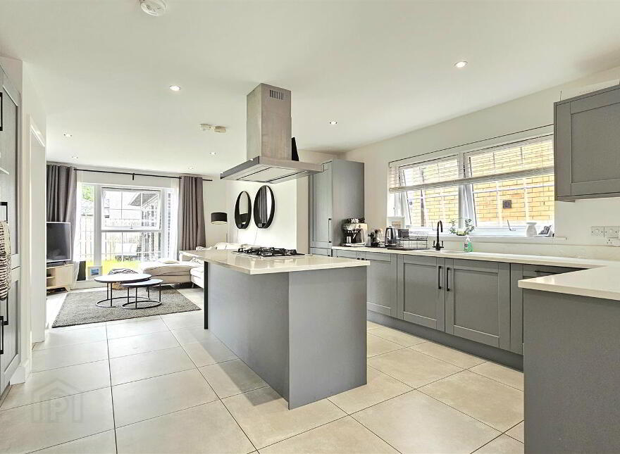 25 Bashford Park Hill, Carrickfergus, BT38 9FG