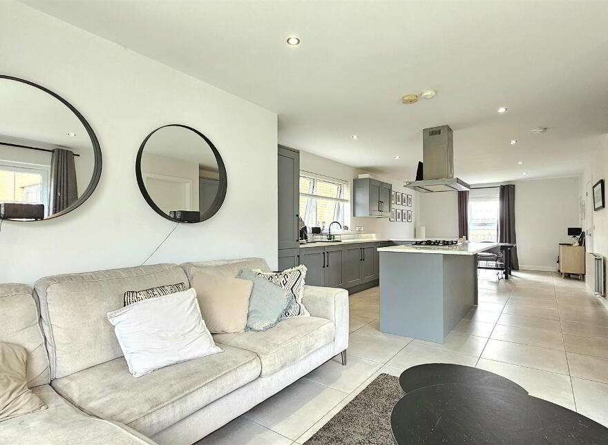 25 Bashford Park Hill, Carrickfergus, BT38 9FG
