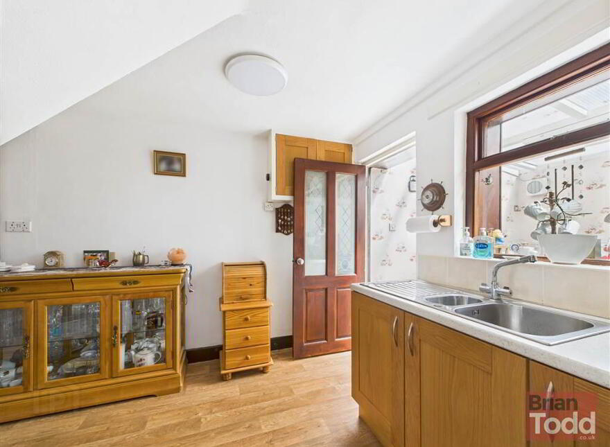 Recreation Road, Larne, BT40 1EW