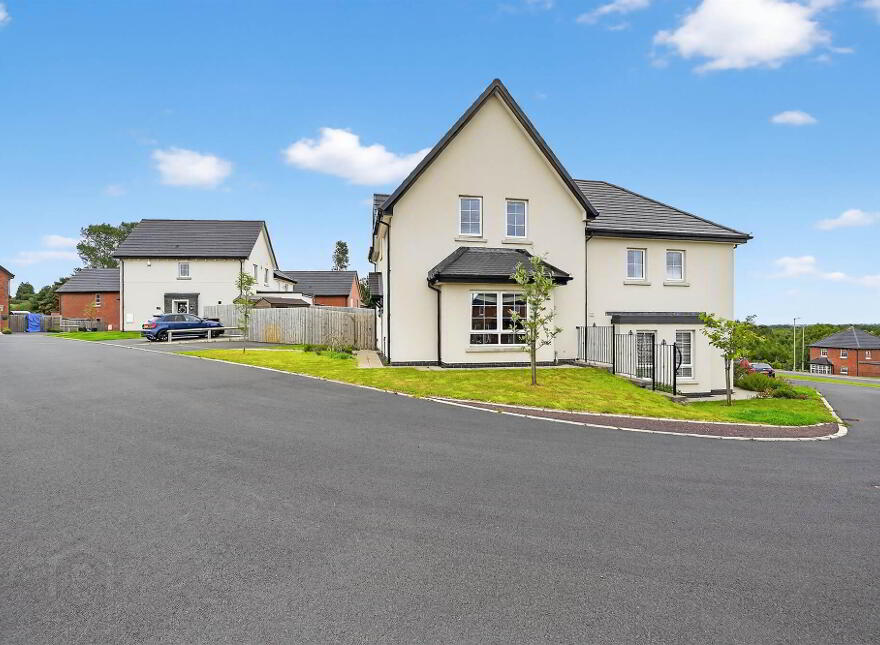 10 Millmount Quarry View, Dundonald, Belfast, BT16 1BL photo