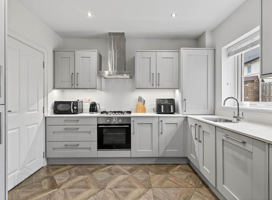 10 Millmount Quarry View, Dundonald, Belfast, BT16 1BL