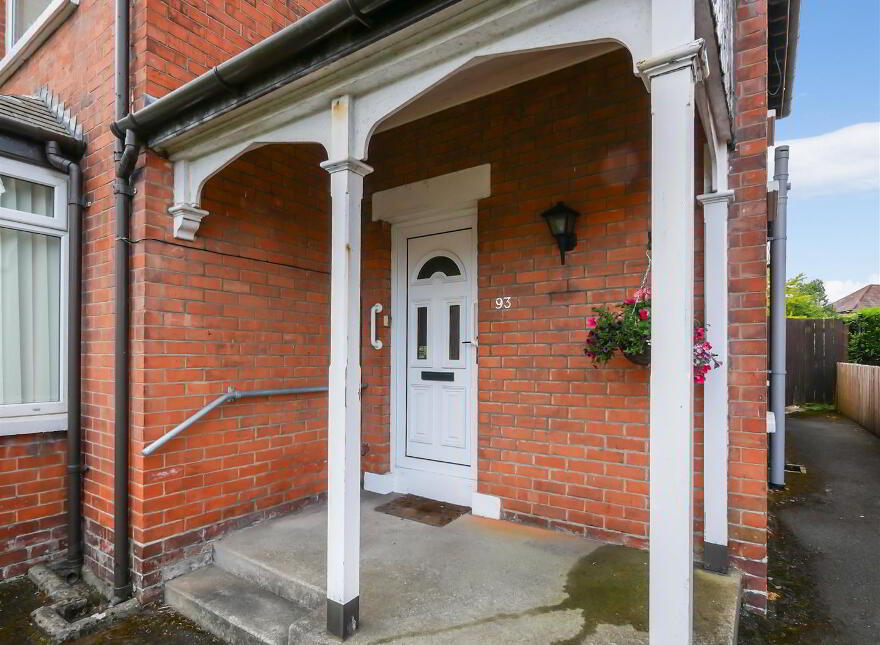 93 Knockbreda Road, Rosetta, Belfast, BT6 0JD