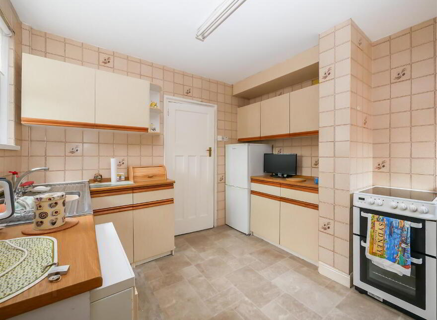 93 Knockbreda Road, Rosetta, Belfast, BT6 0JD