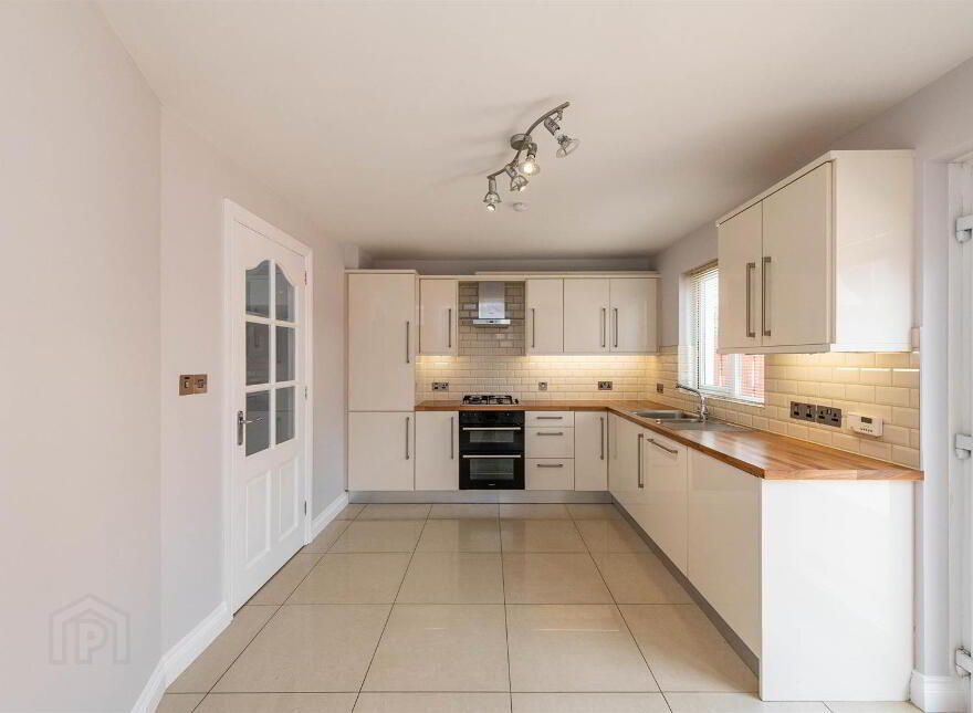 10 Drummond Brae, Ballynahinch, BT24 8EY