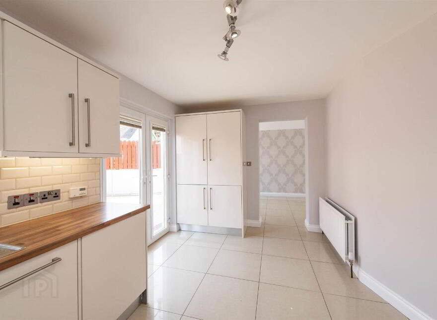 10 Drummond Brae, Ballynahinch, BT24 8EY