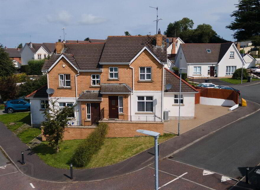 10 Drummond Brae, Ballynahinch, BT24 8EY