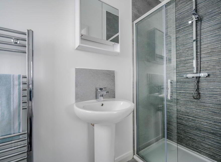 41 Balmoral Road, Bangor, BT19 7XA