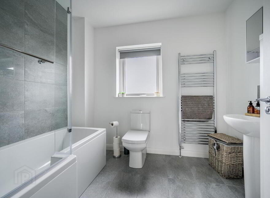 41 Balmoral Road, Bangor, BT19 7XA