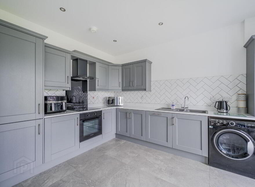 41 Balmoral Road, Bangor, BT19 7XA