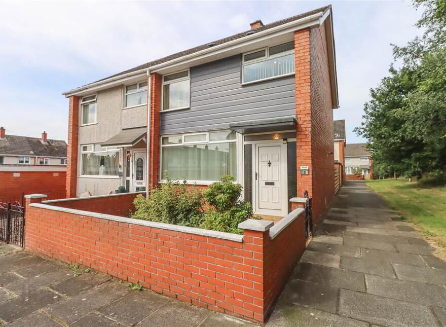 131 Kinross Avenue, Dundonald, Belfast, BT5 7GG photo