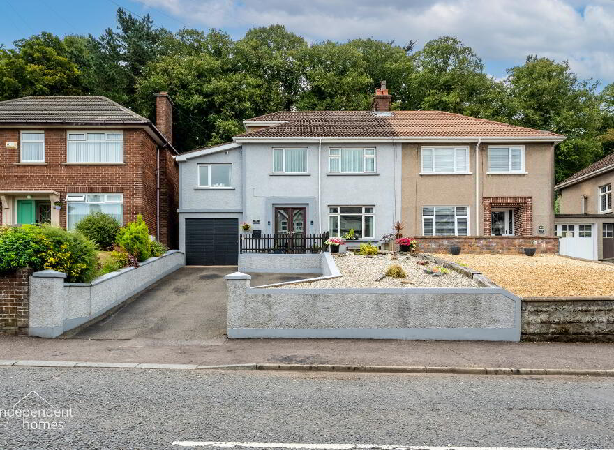 37 Glenarm Road, Larne, BT40 1BN photo