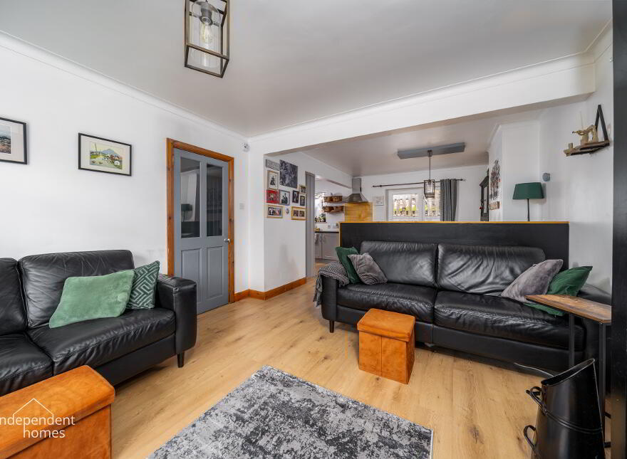 37 Glenarm Road, Larne, BT40 1BN