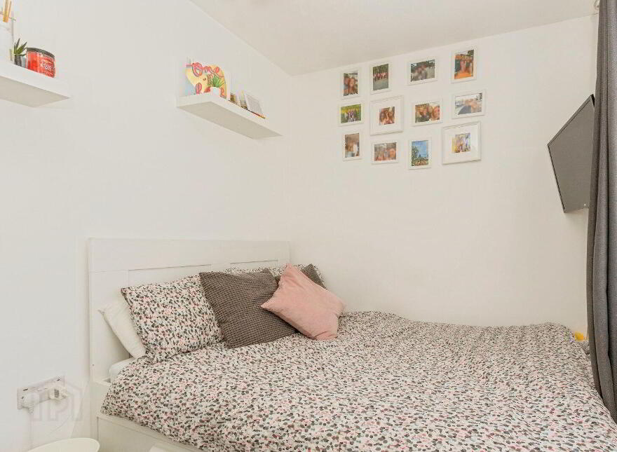 20 Crawfords Farm Grove, Bangor, BT19 1PL