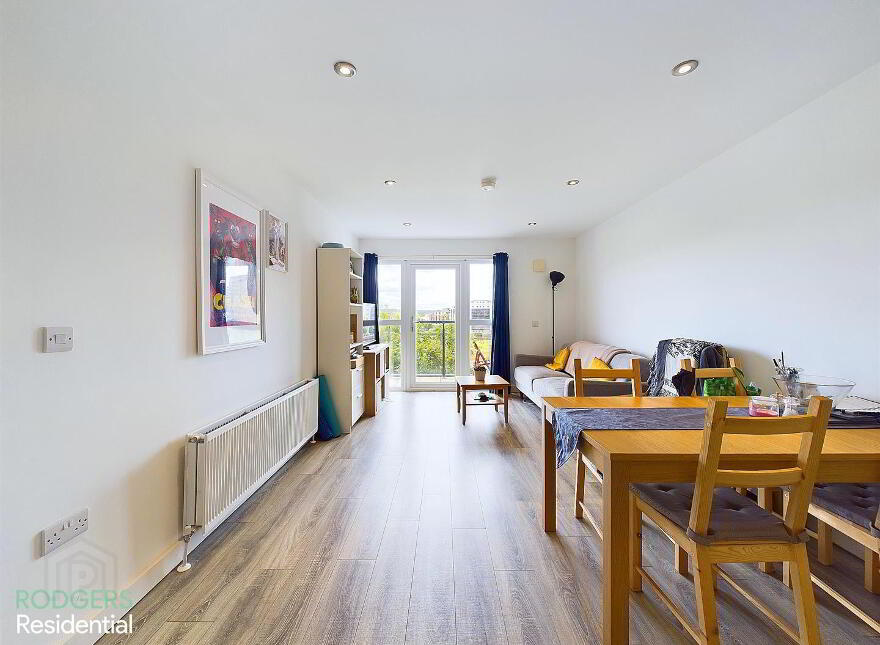 Apt 9, 37 Bridge End, Belfast, BT5 4AW