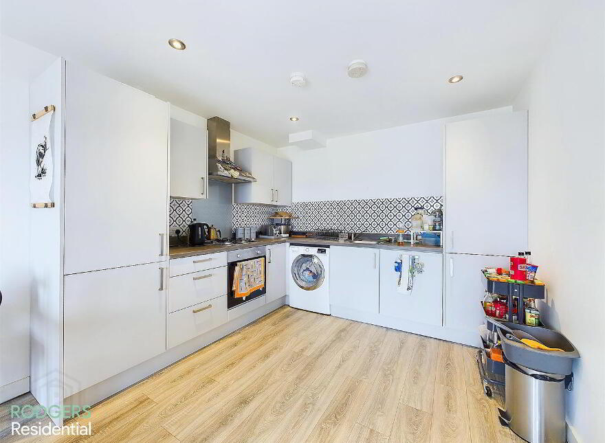 Apt 9, 37 Bridge End, Belfast, BT5 4AW