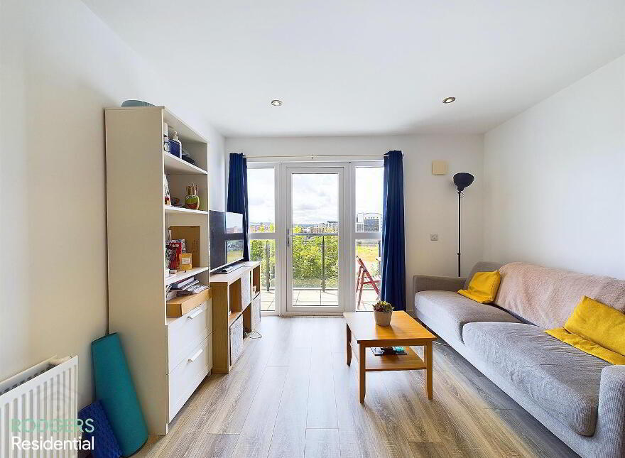 Apt 9, 37 Bridge End, Belfast, BT5 4AW