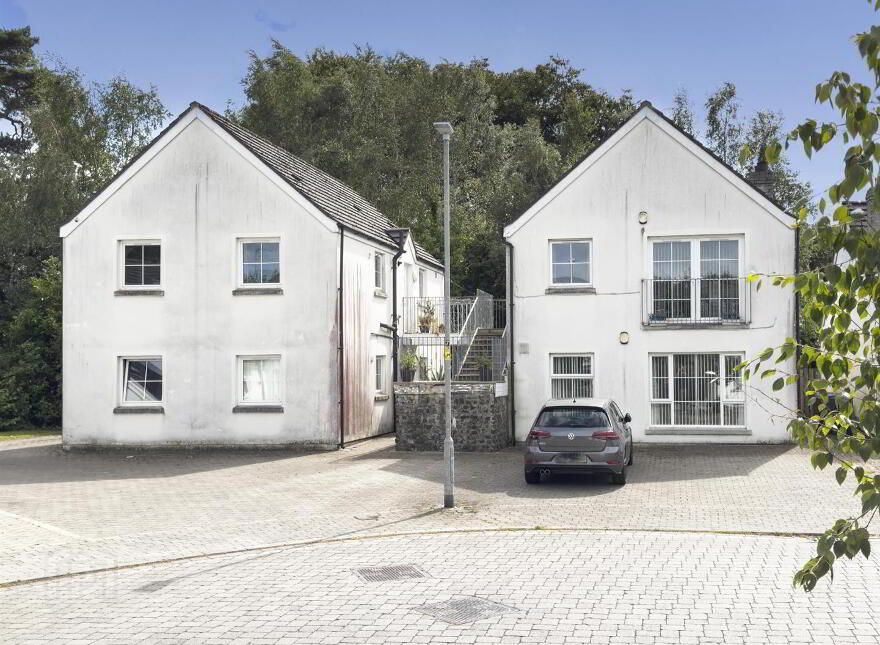 35 Millmount Lane, Dundonald, Belfast, BT16 1WN photo