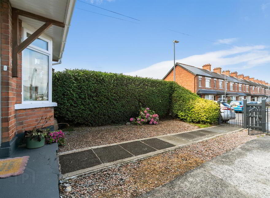 38 Bloomfield Gardens, Belfast, BT5 5JU