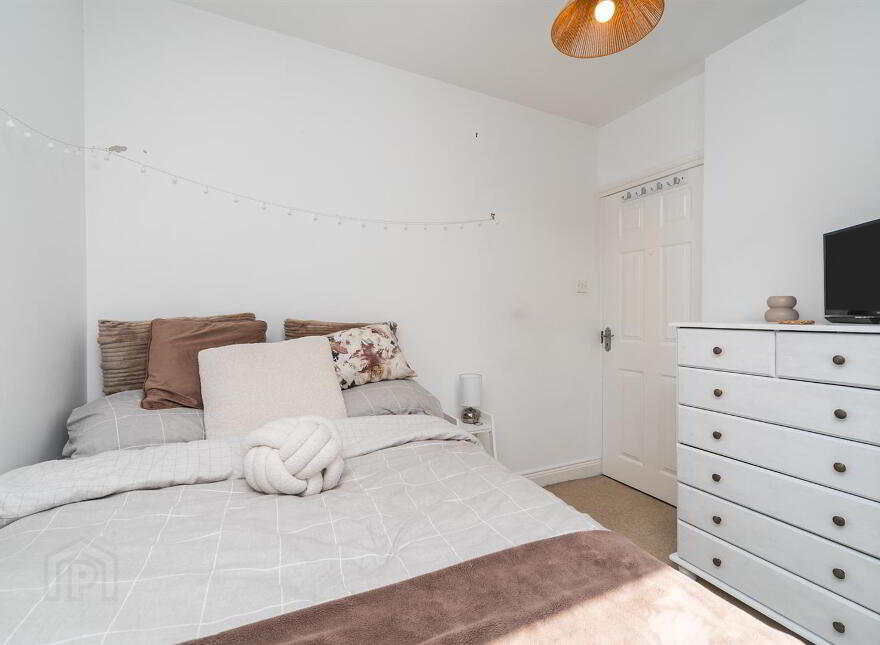 38 Bloomfield Gardens, Belfast, BT5 5JU