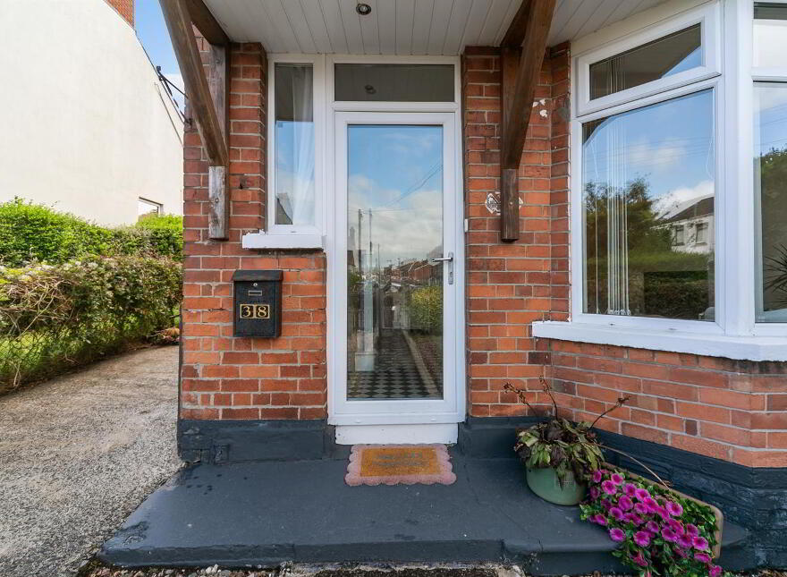 38 Bloomfield Gardens, Belfast, BT5 5JU