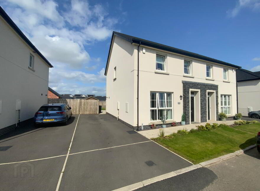 3 Mealough Gardens, Carryduff, Belfast, BT8 8SN photo
