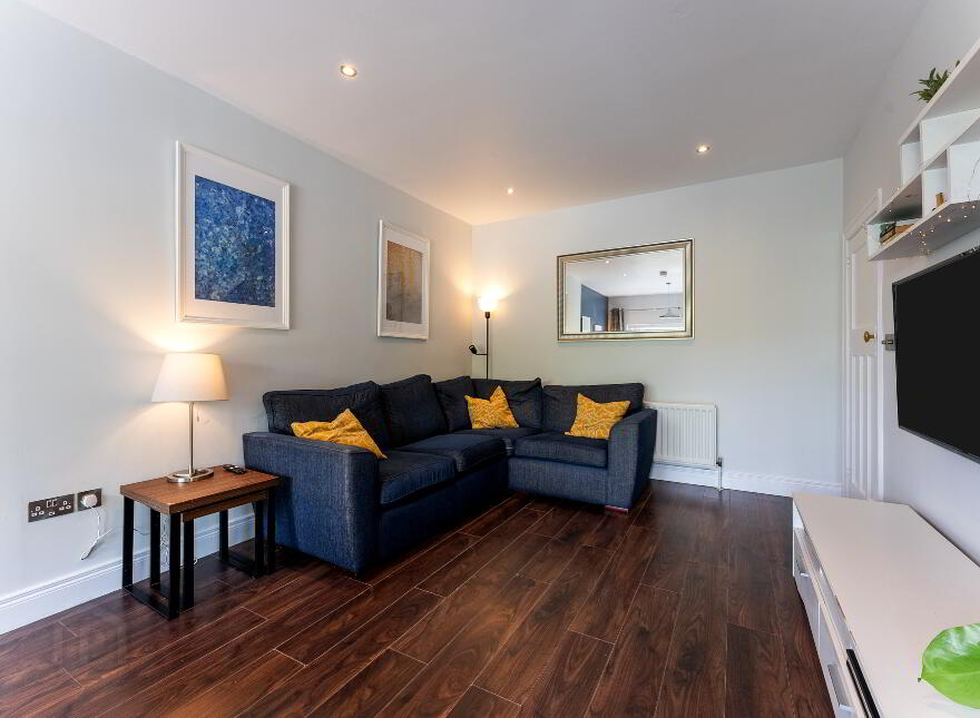 18 Locksley Park, Upper Lisburn Road, Belfast, BT10 0AR