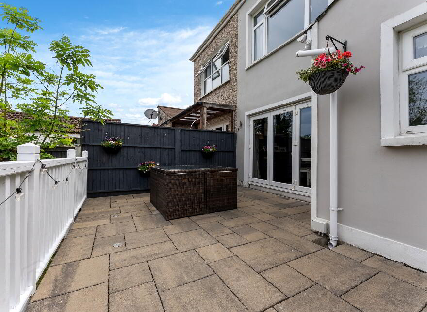 18 Locksley Park, Upper Lisburn Road, Belfast, BT10 0AR