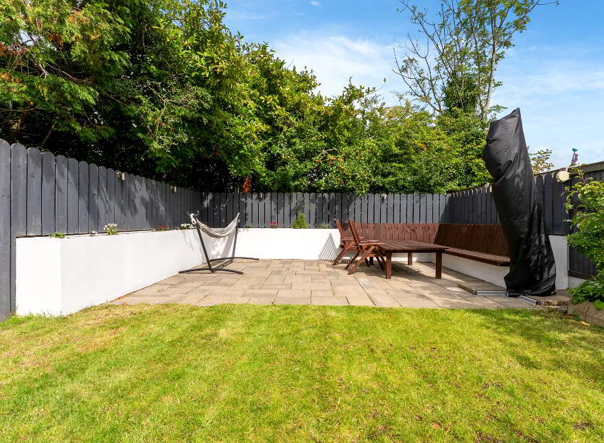 18 Locksley Park, Upper Lisburn Road, Belfast, BT10 0AR