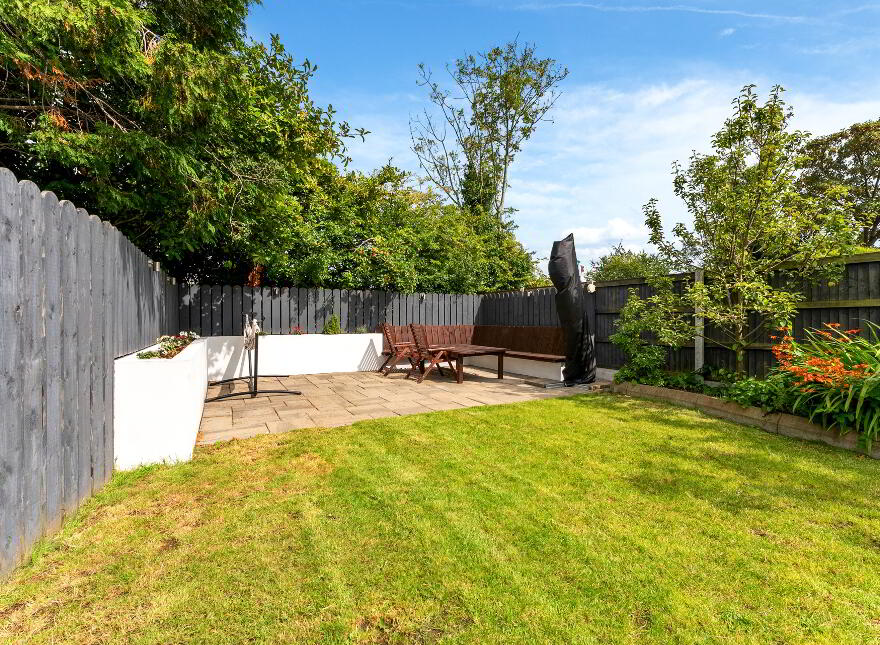 18 Locksley Park, Upper Lisburn Road, Belfast, BT10 0AR