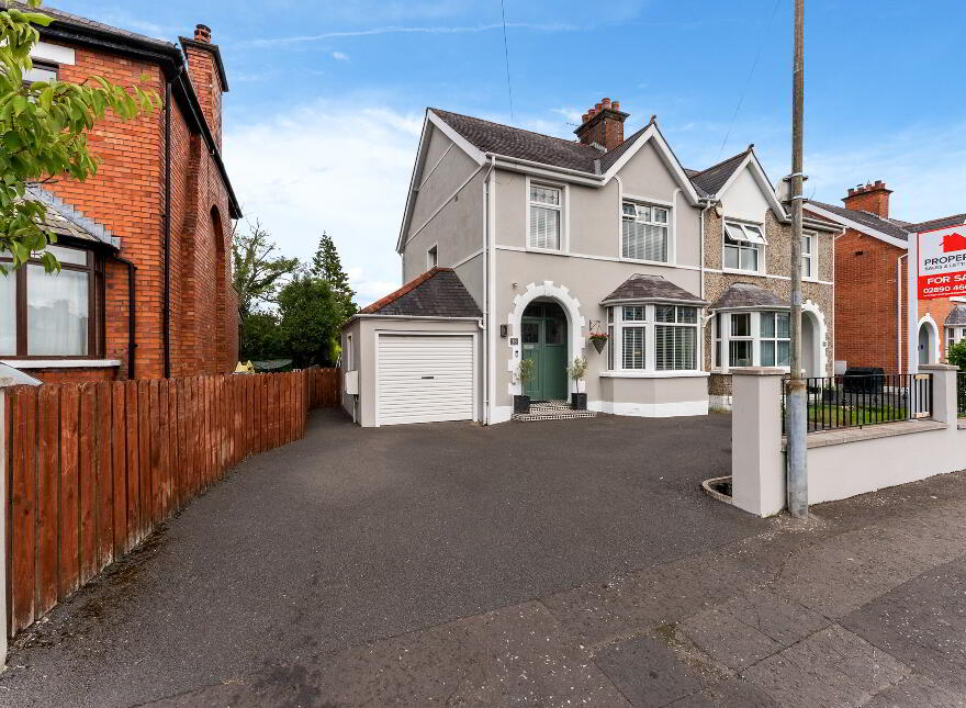 18 Locksley Park, Upper Lisburn Road, Belfast, BT10 0AR photo
