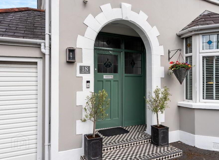 18 Locksley Park, Upper Lisburn Road, Belfast, BT10 0AR