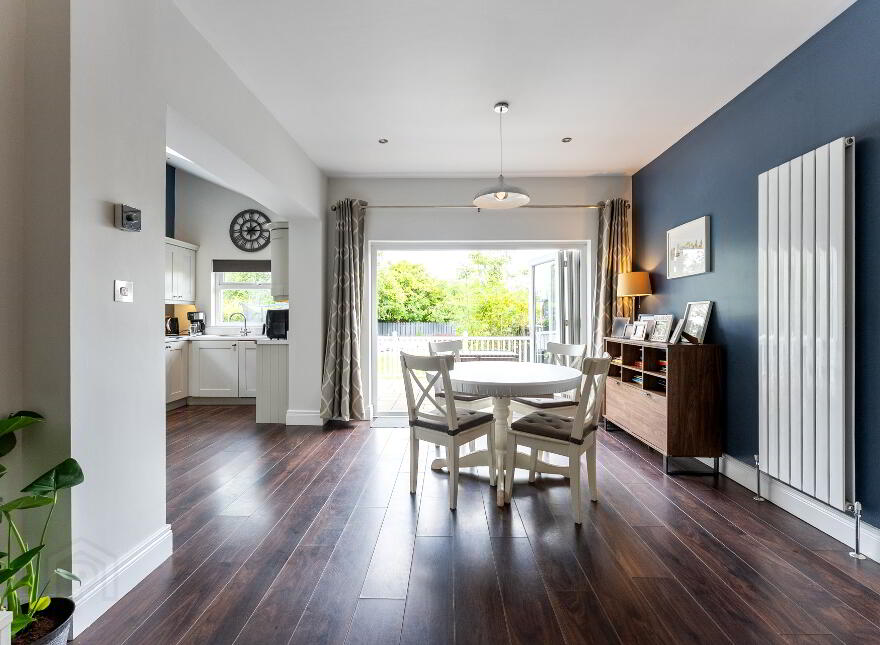 18 Locksley Park, Upper Lisburn Road, Belfast, BT10 0AR
