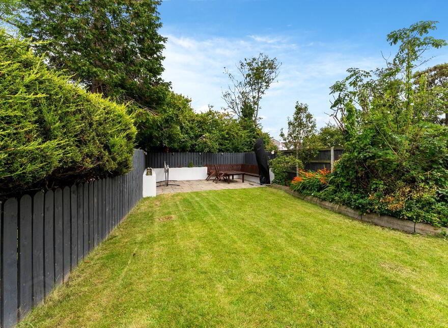 18 Locksley Park, Upper Lisburn Road, Belfast, BT10 0AR