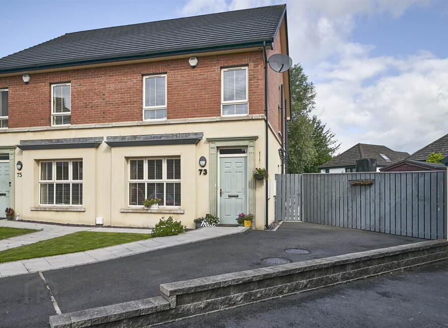 73 Lynn Hall Park, Bangor, BT19 1HZ photo