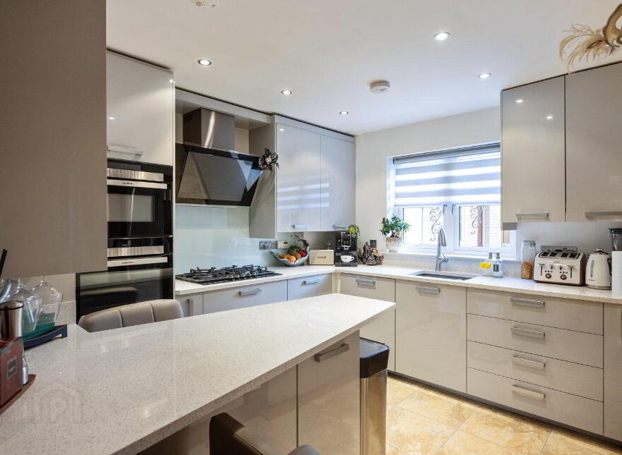 9 Mornington Court, Lisburn, BT28 2WB