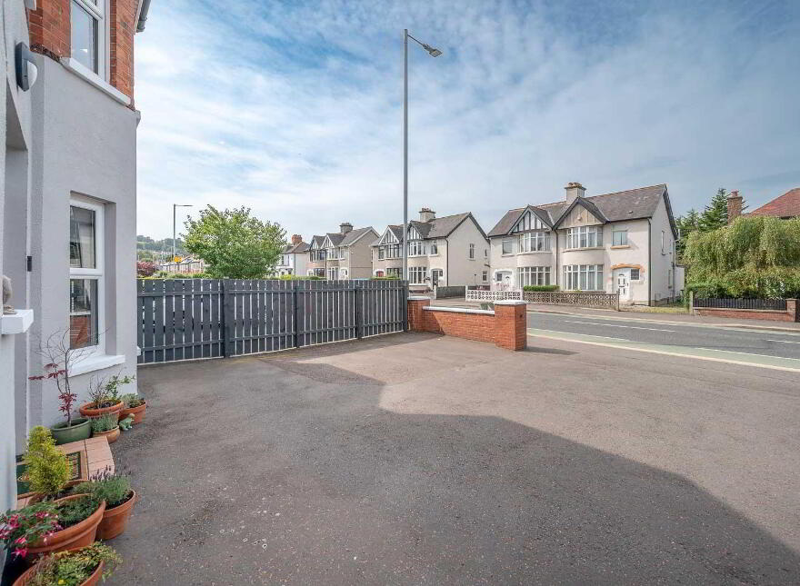 310 Cregagh Road, Belfast, BT6 9EW