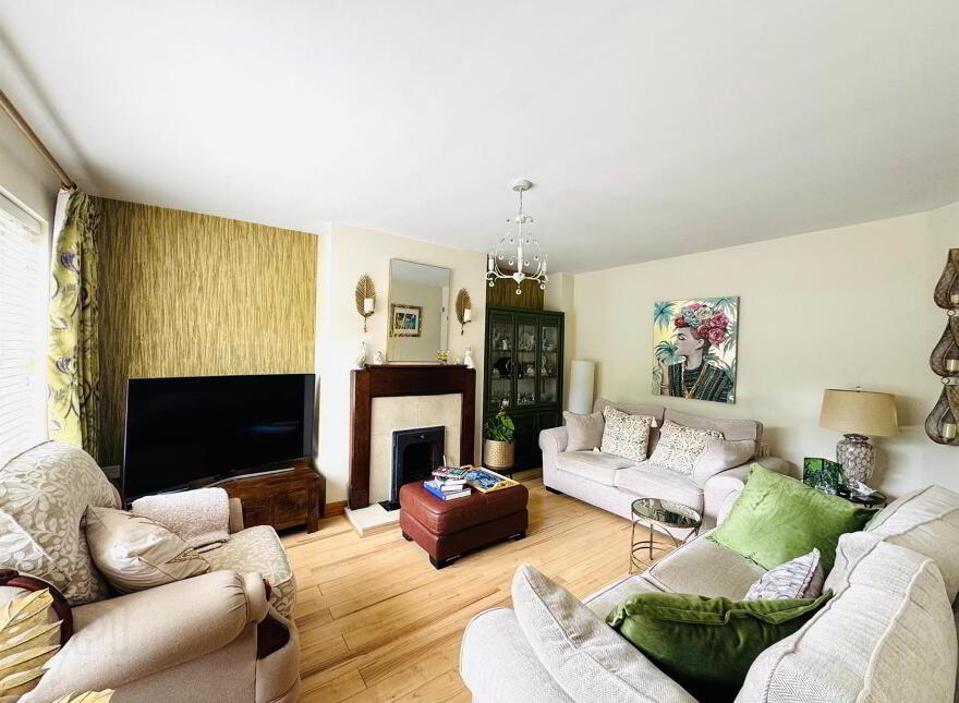 92 Ivy Mead, Altnagelvin, L'Derry, BT47 3WX