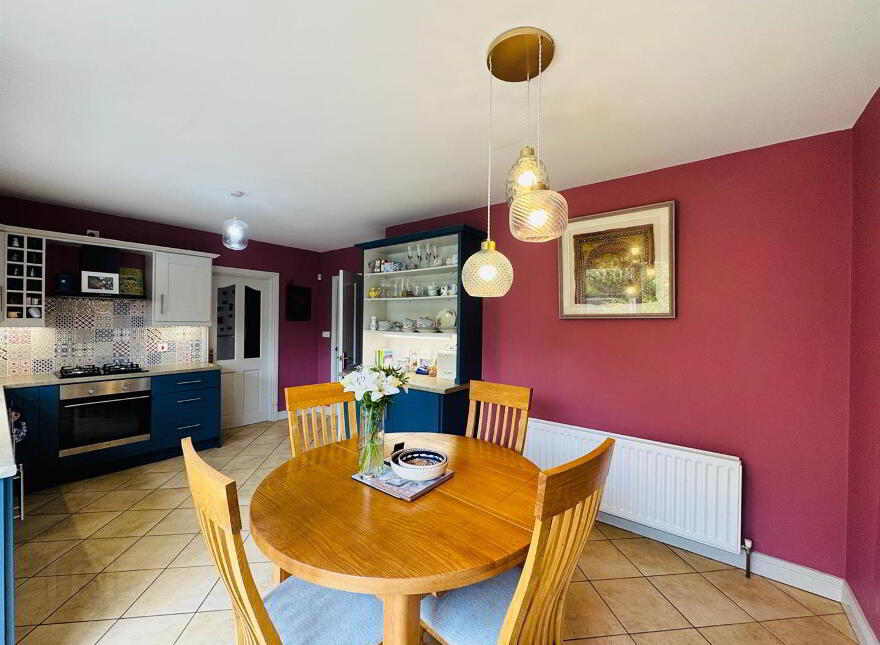 92 Ivy Mead, Altnagelvin, L'Derry, BT47 3WX