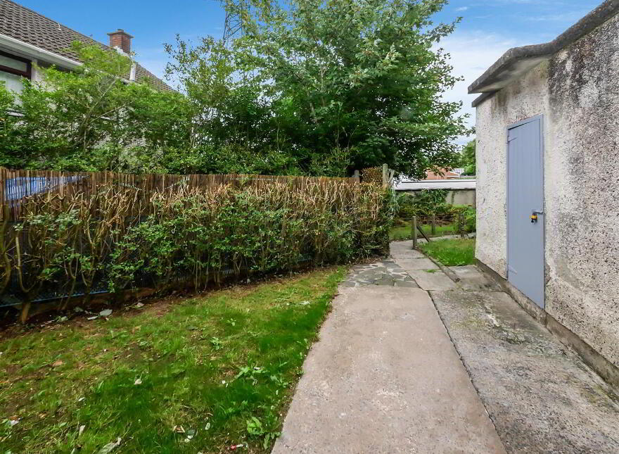 7 Castledillon Road, Belvoir Park, Belfast, BT8 7BH