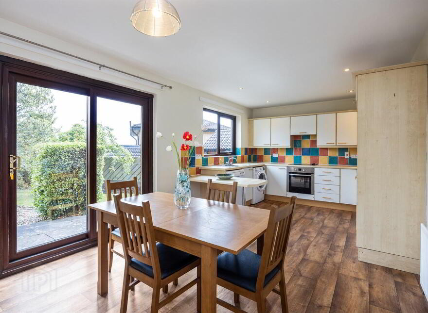 60 Laurelgrove Dale, Ballymaconaghy Road, Belfast, BT8 6ZF
