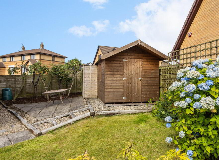 60 Laurelgrove Dale, Ballymaconaghy Road, Belfast, BT8 6ZF