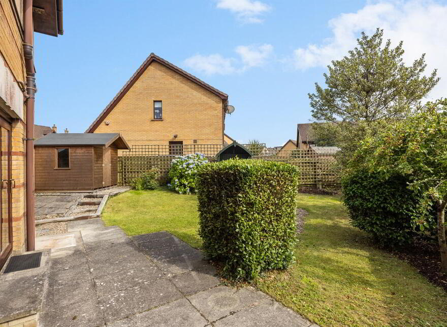 60 Laurelgrove Dale, Ballymaconaghy Road, Belfast, BT8 6ZF
