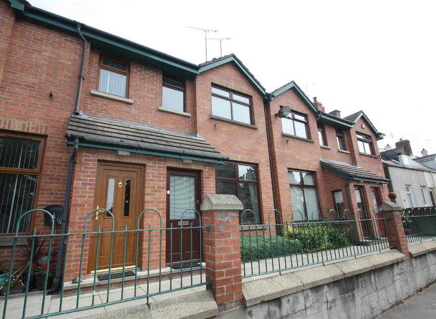 3 Red Row, Ballynahinch, BT24 8BQ