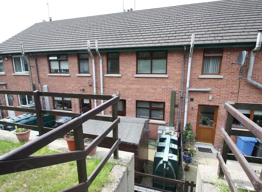 3 Red Row, Ballynahinch, BT24 8BQ