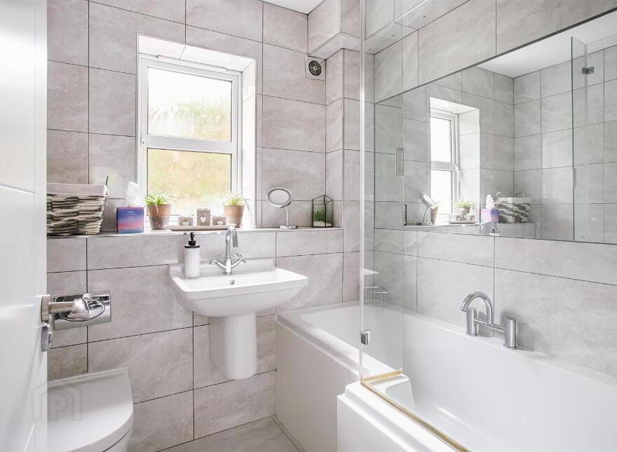 3 Ardenlee Court, Belfast, BT6 8QE
