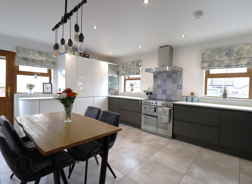 26 Lisnavale, Council Road, Kilkeel, BT34 4FS