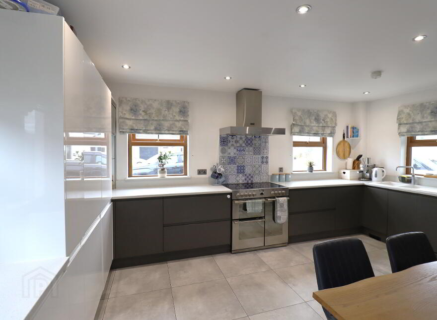 26 Lisnavale, Council Road, Kilkeel, BT34 4FS