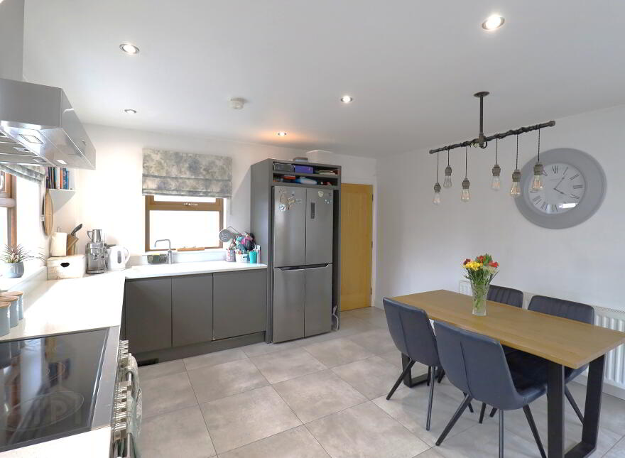 26 Lisnavale, Council Road, Kilkeel, BT34 4FS