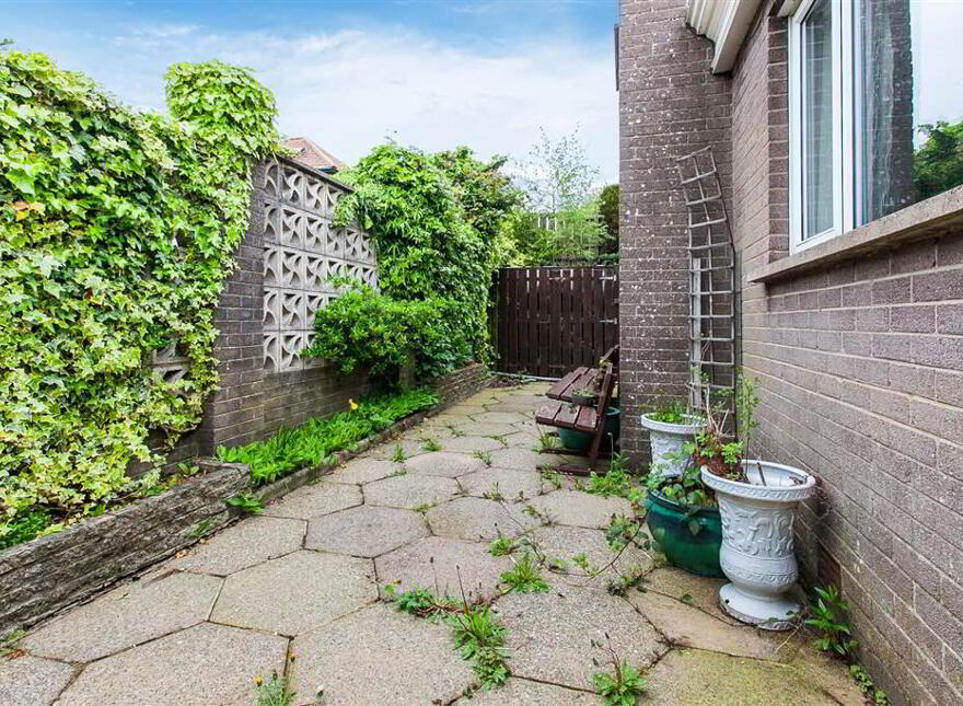 39 Waterloo Park, Belfast, BT15 5HU